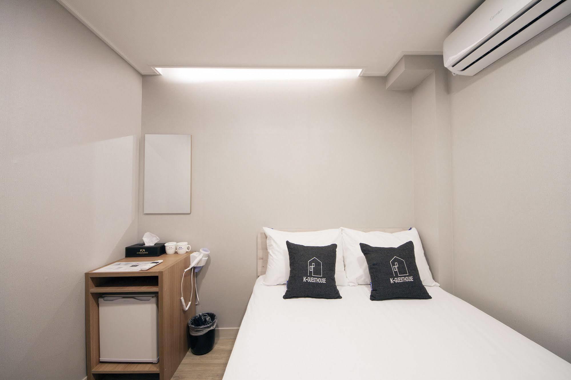 Oyo Hostel Myeongdong 1 Seúl Exterior foto